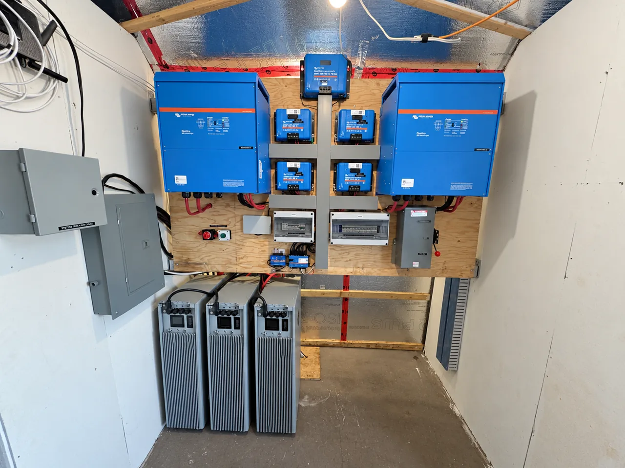 Pourvoirie du Grand Nord — onduleurs, régulateurs et batteries — vue 1